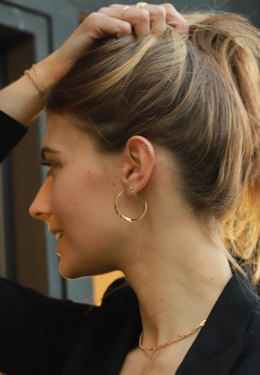 Pendiente CURLED oro