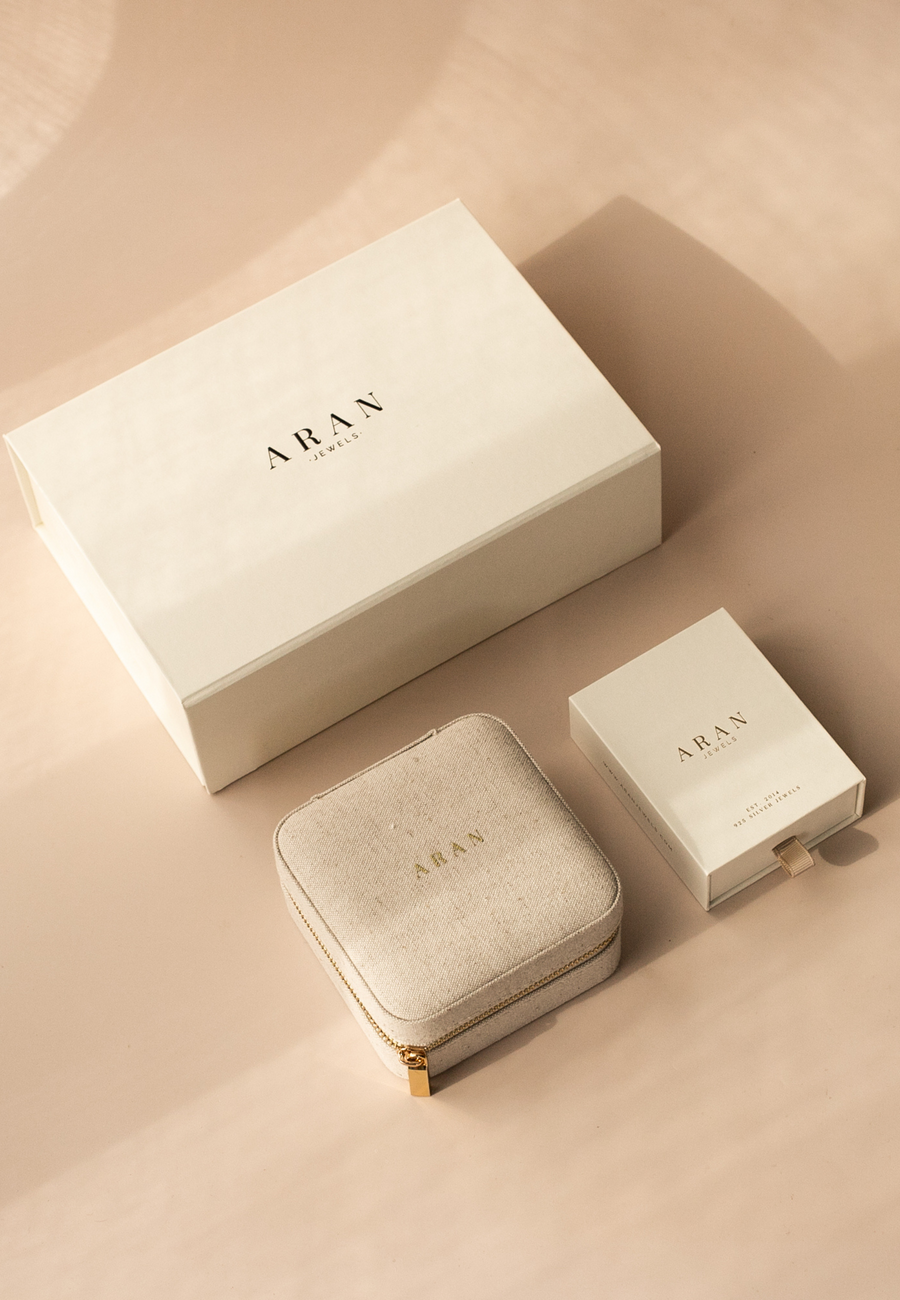 Caja con mensaje y cierre imantado