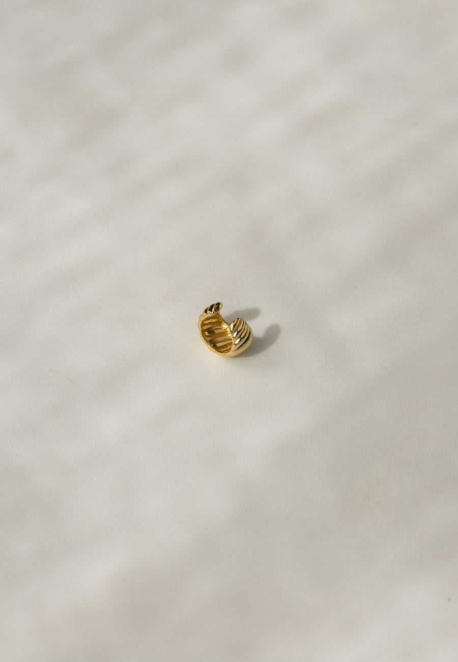 Pendiente CARACOLA tipo ear cuff en plata y baño oro