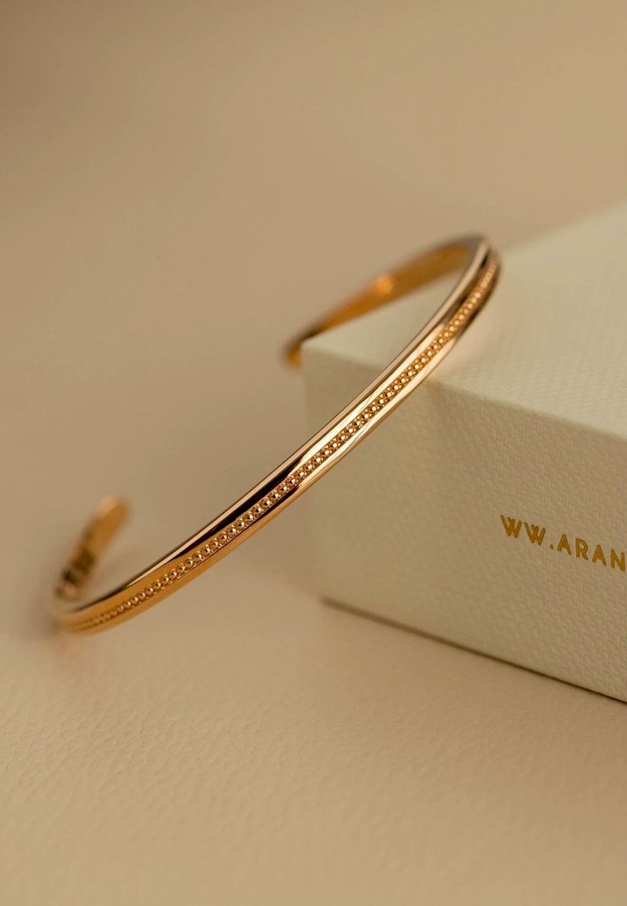 Pulsera de plata brazalete ovalado abierto fino con BOLITAS, rígido