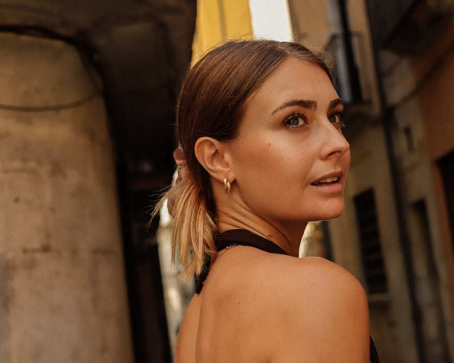 Pendientes de plata MILLIE tipo aros gruesos entrelazados tipo nudo semi abiertos en plata y chapado en oro