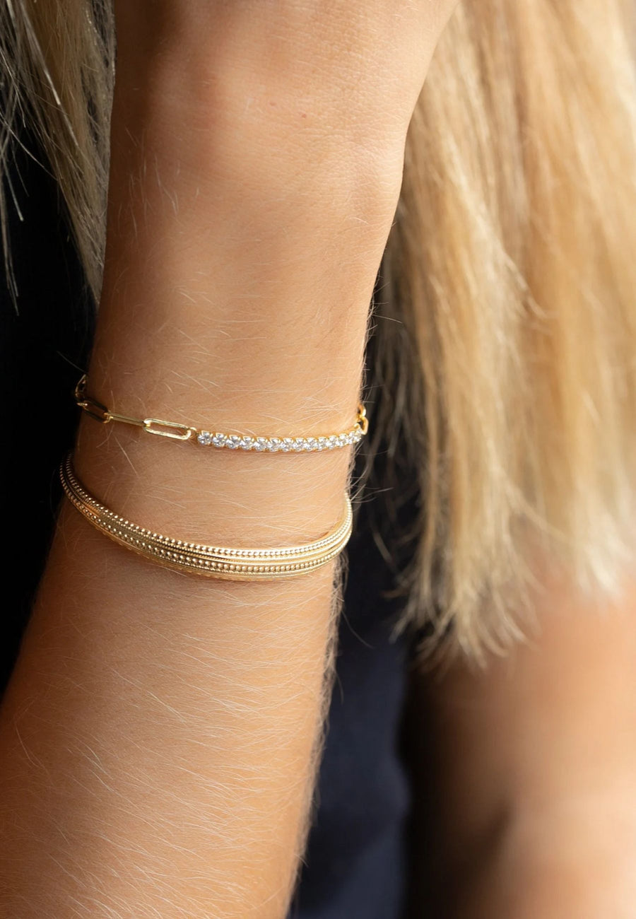 Oval bracelet with engraved designs