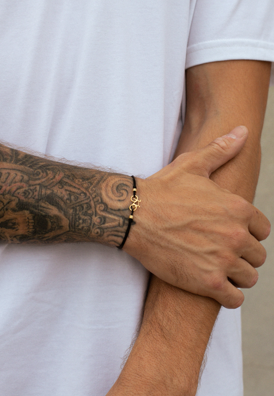 Pulsera BLACK BIKE con cordón de macramé negro