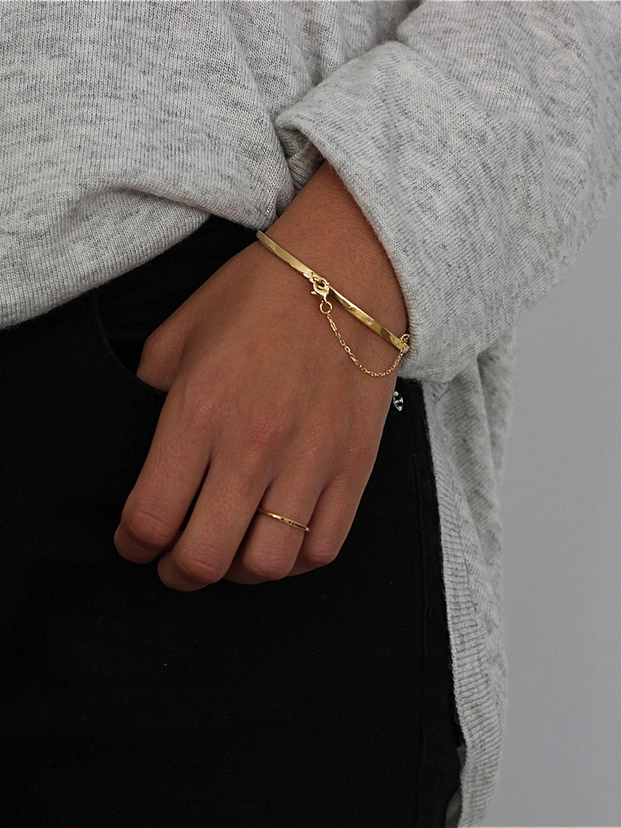Pulsera rígida BRIDGE de plata de ley chapada en oro 24k