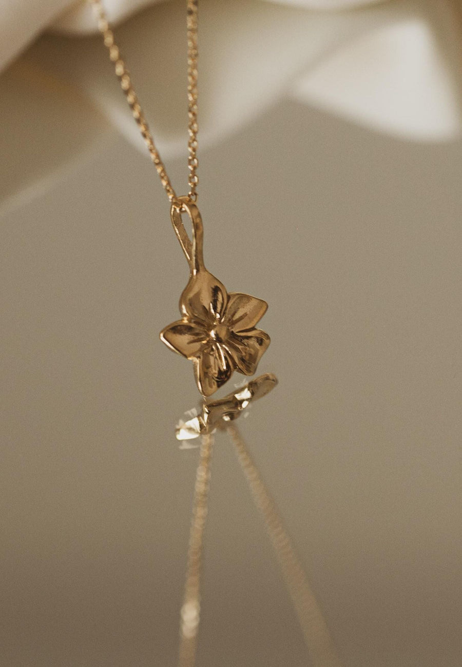 Collar flor HAWAI en plata y baño oro 24k