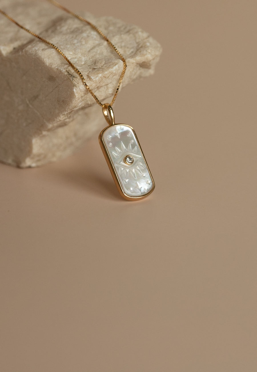 Collar de plata rectangular con OJO en NACAR plata de ley y baño de oro