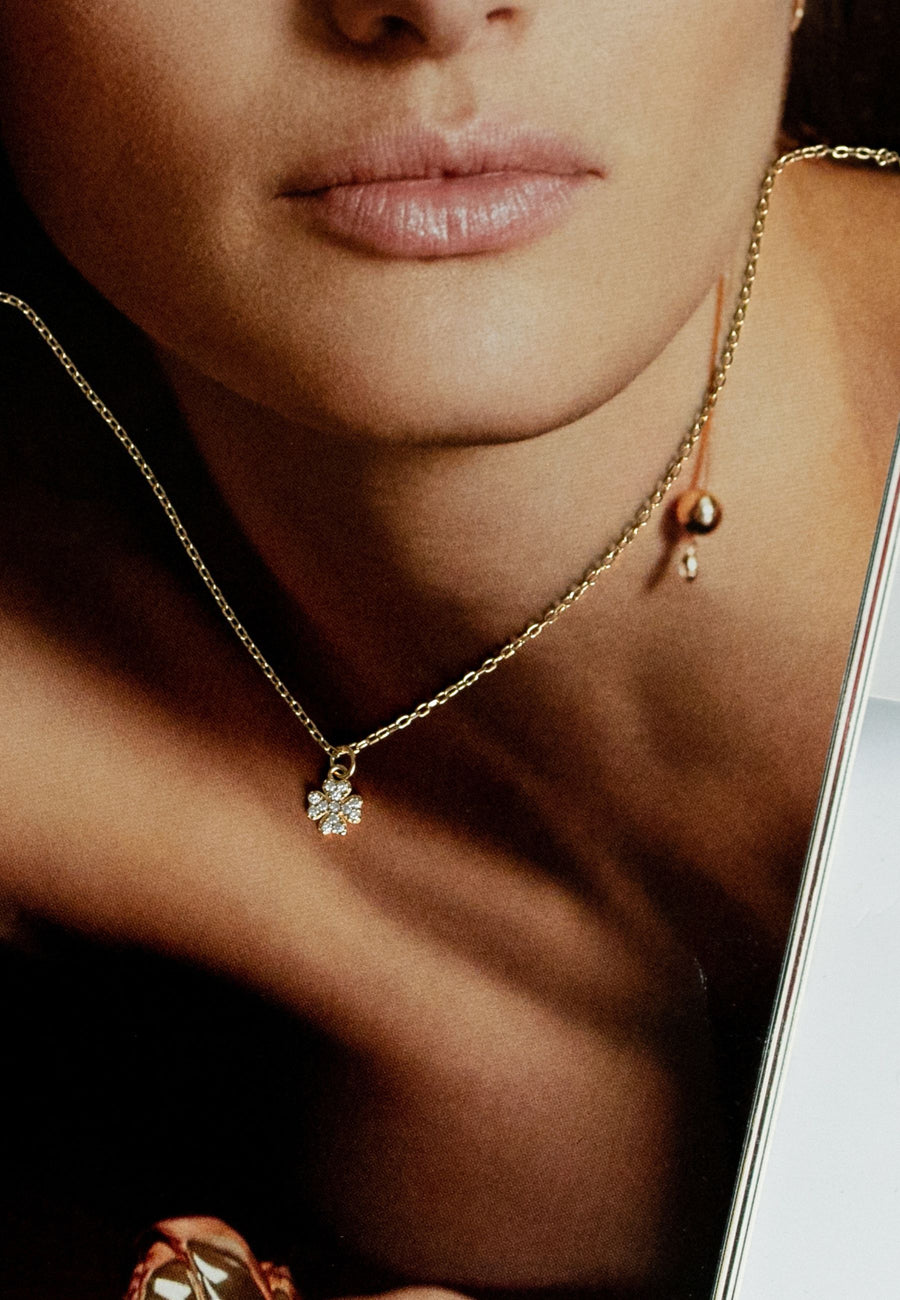 Collar TREBOL con circonitas en plata de ley y baño oro 24k