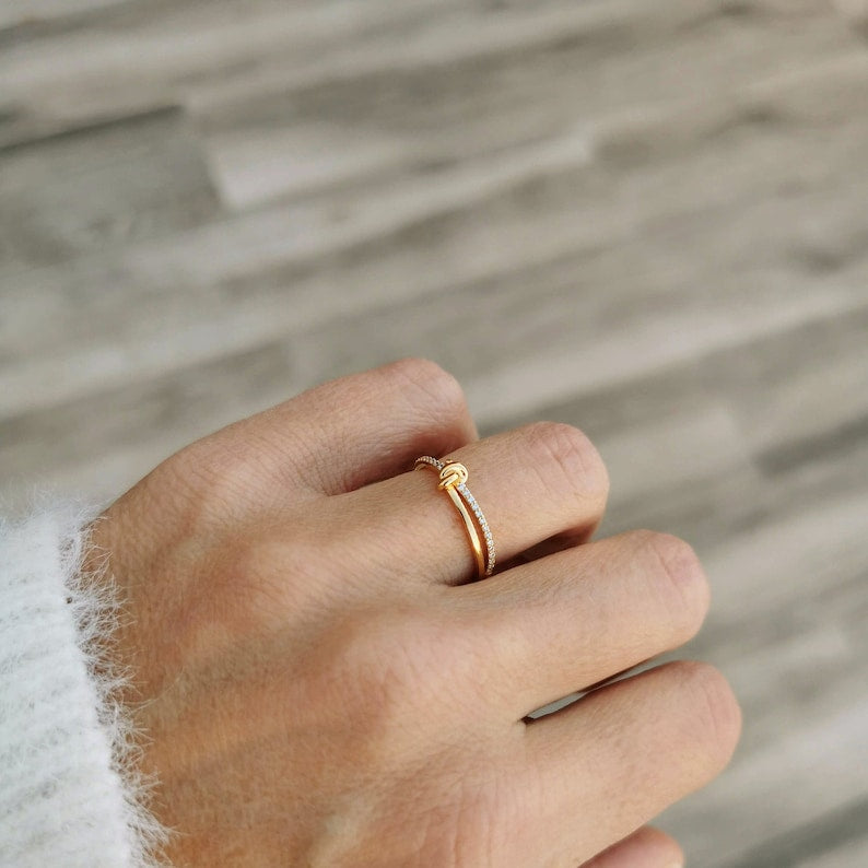 Anillo de plata NUDO CZ con circonitas