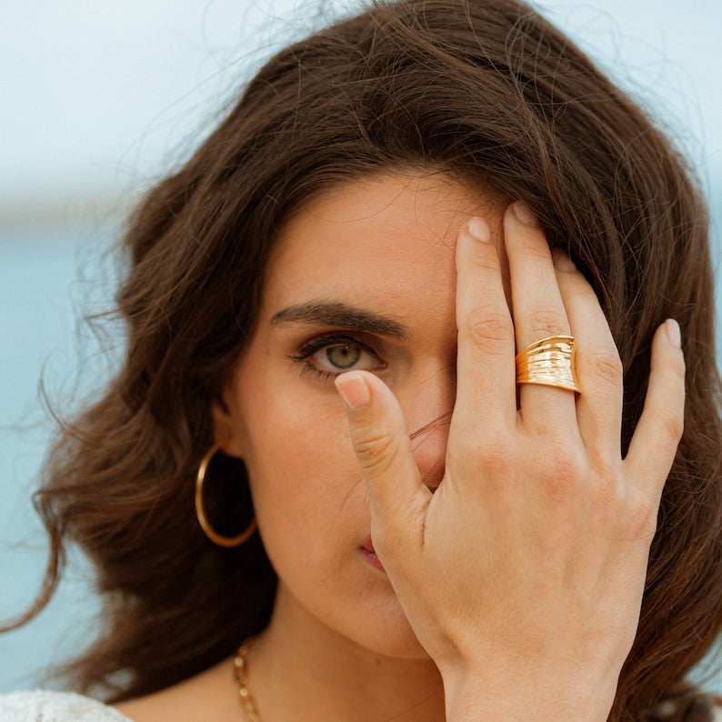 Anillo ancho ajustable ONDAS oro