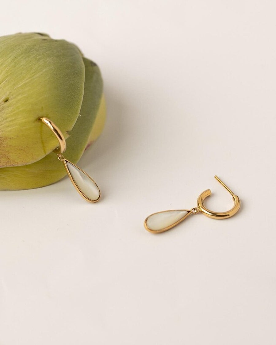Gold mother-of-pearl teardrop pendant earrings