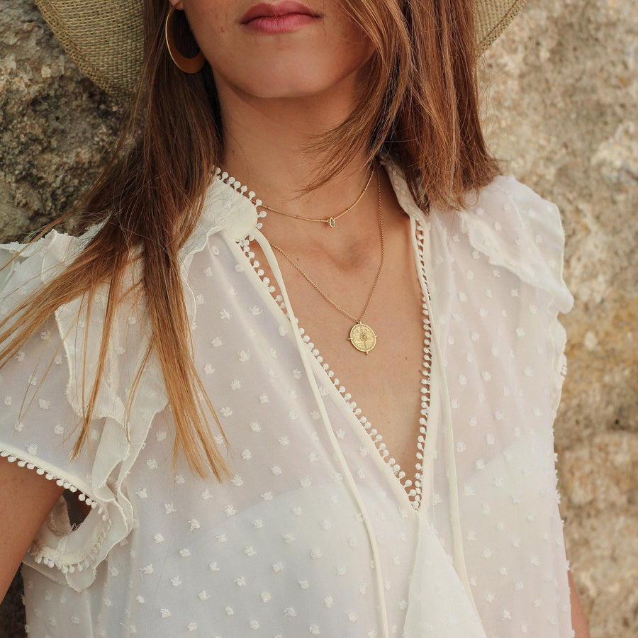 Collar estilo vintage maya con moneda grabada en plata de ley