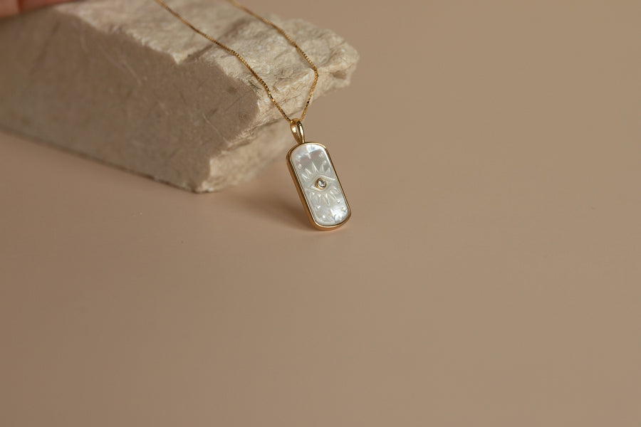 Collar de plata rectangular con OJO en NACAR plata de ley y baño de oro