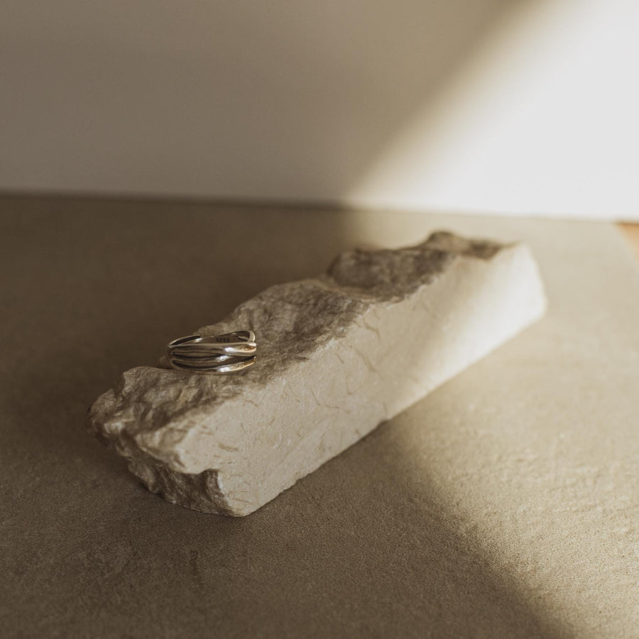 Anillo para hombre entrelazado de plata de ley 925 y tamaño ajustable